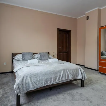 Hostelio - Tanie I Komfortowe Pokoje, Parking, Sklep Na Miejscu