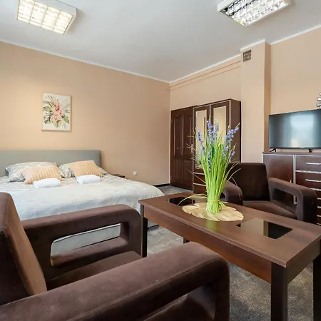 Hostelio - Tanie I Komfortowe Pokoje, Parking, Sklep Na Miejscu Hostel *