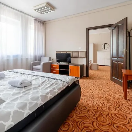 Hostal Hostello - Pokoje, Parking - By Spaceapart Jelenia Góra