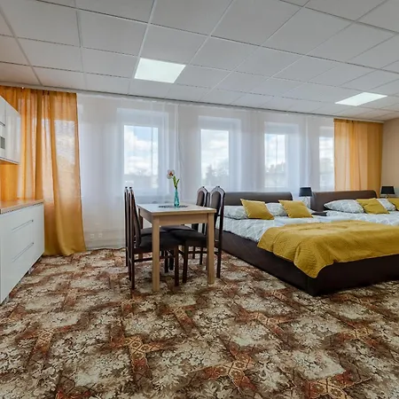 Hostelio - Tanie I Komfortowe Pokoje, Parking, Sklep Na Miejscu * Jelení Hora