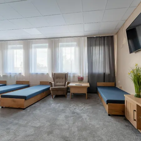 Hostelio - Tanie I Komfortowe Pokoje, Parking, Sklep Na Miejscu * Jelení Hora