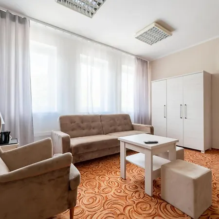 Hostelio - Tanie I Komfortowe Pokoje, Parking, Sklep Na Miejscu * Jelení Hora