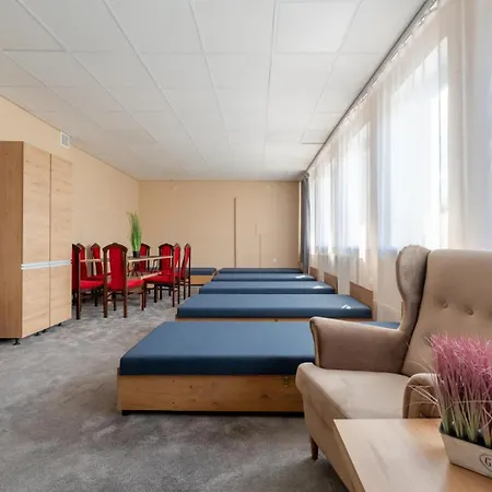 Hostelio - Tanie I Komfortowe Pokoje, Parking, Sklep Na Miejscu