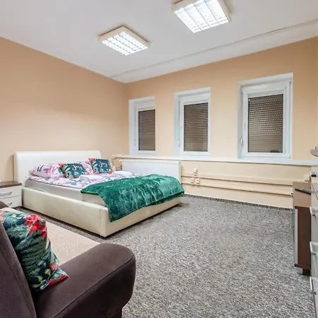 Hostel Hostelio - Tanie I Komfortowe Pokoje, Parking, Sklep Na Miejscu