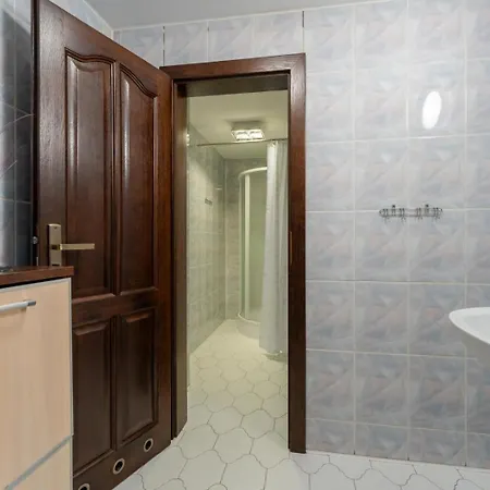 Hostel Hostelio - Tanie I Komfortowe Pokoje, Parking, Sklep Na Miejscu Jelení Hora