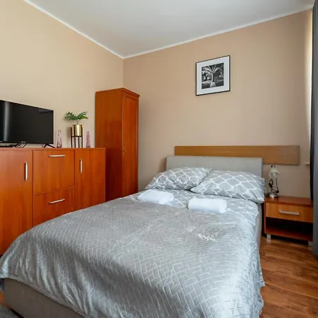 Hostel Hostelio - Tanie I Komfortowe Pokoje, Parking, Sklep Na Miejscu