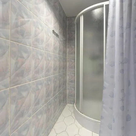 Hostel Hostelio - Tanie I Komfortowe Pokoje, Parking, Sklep Na Miejscu Jelení Hora