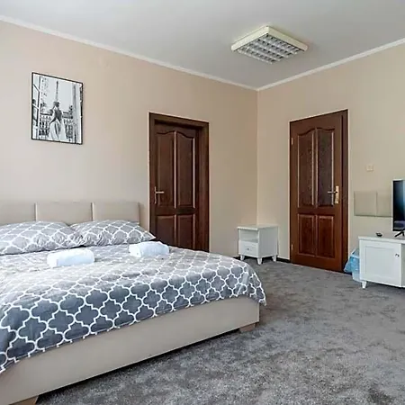 Hostelio - Tanie I Komfortowe Pokoje, Parking, Sklep Na Miejscu * Jelenia Gora