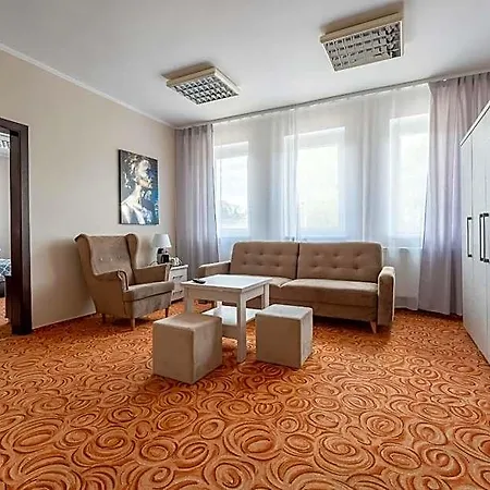 Hostel Hostelio - Tanie I Komfortowe Pokoje, Parking, Sklep Na Miejscu