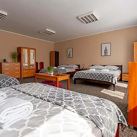 Hostelio - Tanie I Komfortowe Pokoje, Parking, Sklep Na Miejscu Hostel *