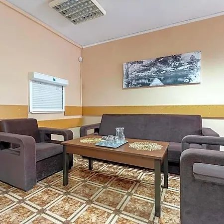 Hostelio - Tanie I Komfortowe Pokoje, Parking, Sklep Na Miejscu * Jelenia Gora