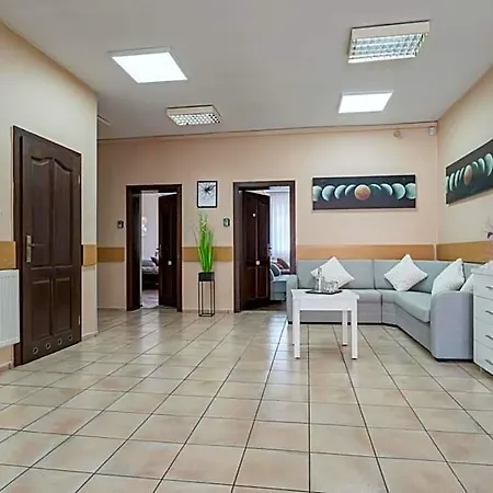 Hostel Hostelio - Tanie I Komfortowe Pokoje, Parking, Sklep Na Miejscu