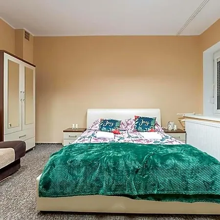 Hostelio - Tanie I Komfortowe Pokoje, Parking, Sklep Na Miejscu Hostel *