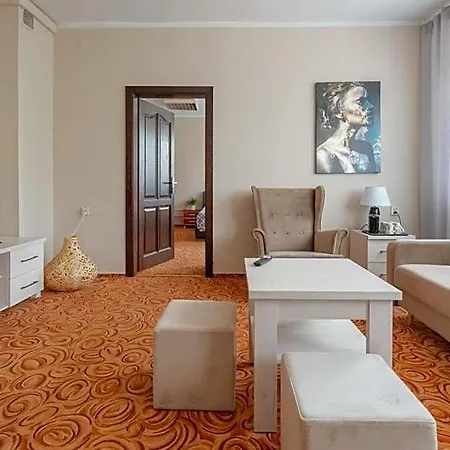 Hostel Hostelio - Tanie I Komfortowe Pokoje, Parking, Sklep Na Miejscu Jelenia Gora