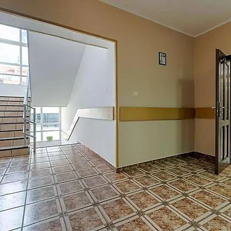 Hostelio - Tanie I Komfortowe Pokoje, Parking, Sklep Na Miejscu