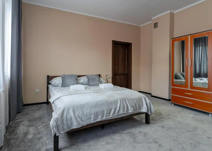 Hostelio - Tanie I Komfortowe Pokoje, Parking, Sklep Na Miejscu