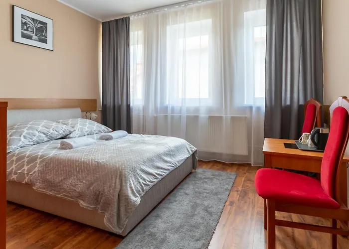 Hostelio - Tanie I Komfortowe Pokoje, Parking, Sklep Na Miejscu * Jelení Hora