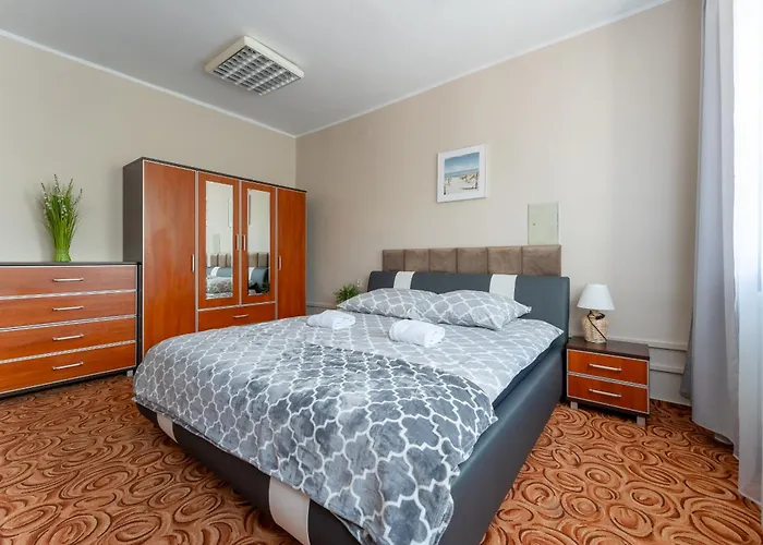 Hostelio - Tanie I Komfortowe Pokoje, Parking, Sklep Na Miejscu *