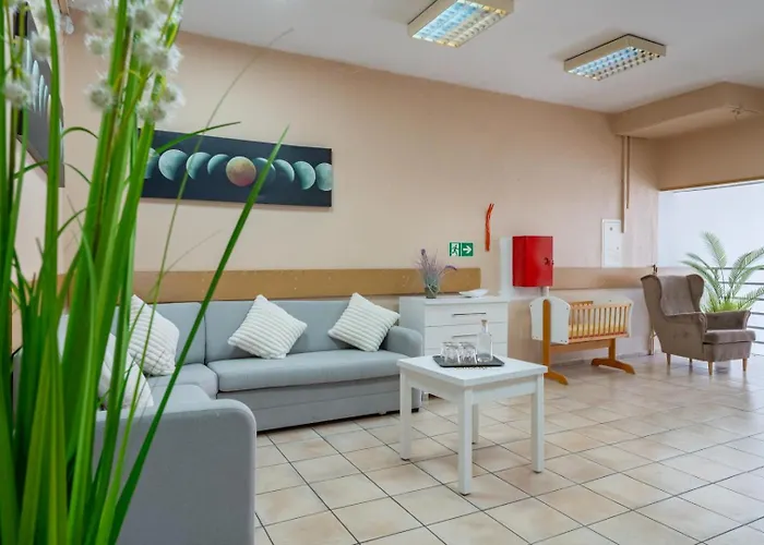 Hostelio - Tanie I Komfortowe Pokoje, Parking, Sklep Na Miejscu * Jelenia Gora