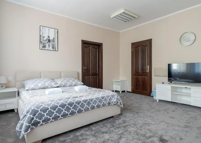 Hostelio - Tanie I Komfortowe Pokoje, Parking, Sklep Na Miejscu Hostel Jelení Hora