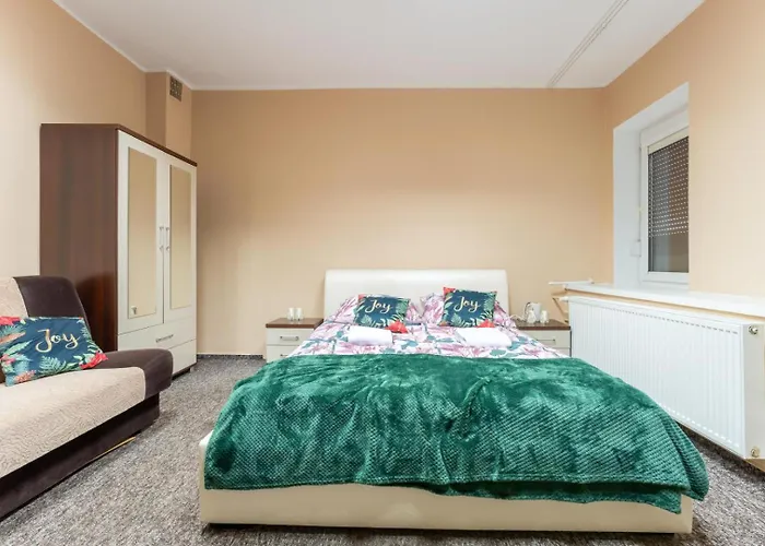 Hostelio - Tanie I Komfortowe Pokoje, Parking, Sklep Na Miejscu Jelenia Gora