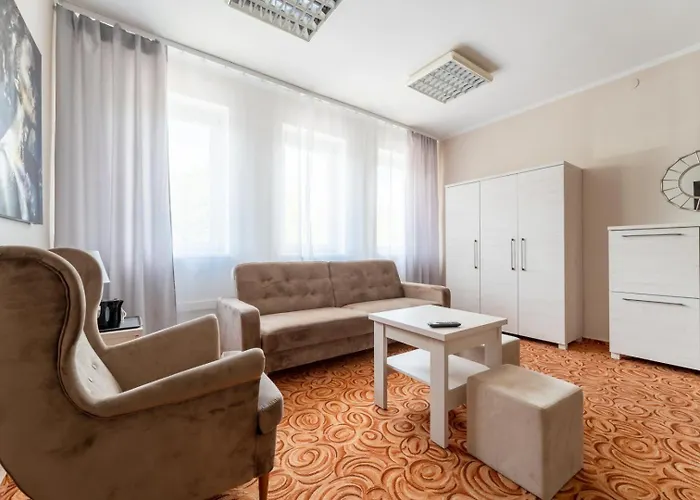 Hostelio - Tanie I Komfortowe Pokoje, Parking, Sklep Na Miejscu * Jelení Hora