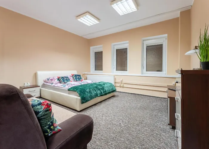 Hostel Hostelio - Tanie I Komfortowe Pokoje, Parking, Sklep Na Miejscu