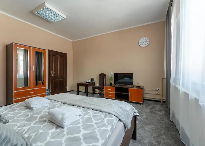 Hostelio - Tanie I Komfortowe Pokoje, Parking, Sklep Na Miejscu Hostel Jelenia Gora