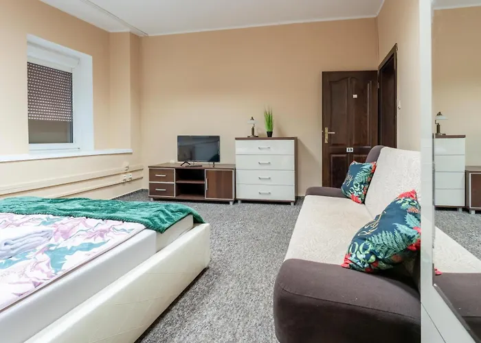 Hostelio - Tanie I Komfortowe Pokoje, Parking, Sklep Na Miejscu * Jelenia Gora