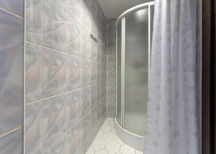 Hostel Hostelio - Tanie I Komfortowe Pokoje, Parking, Sklep Na Miejscu Jelenia Gora